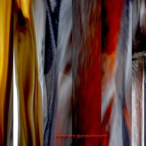 vento e distanza spezzano le voci