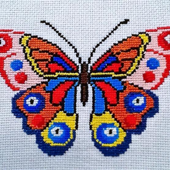 L'amore è come una dolce farfalla, se lo insegui scappa... ma se ti fermi, si poserà su di te! :)