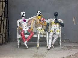 THE CRISIS AND THE PARADOX OF CONTEMPORARY ART