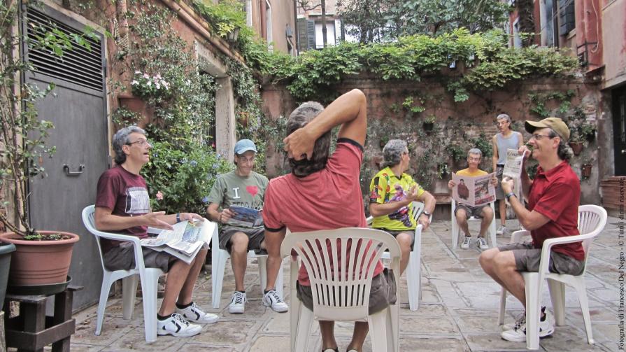 Il ritrovo del buon vicinato Il ritrovo del buon vicinato