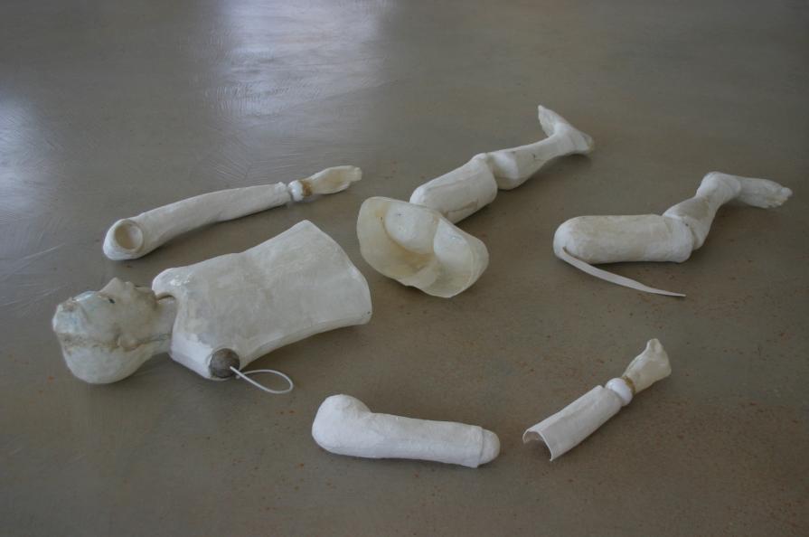 Urban marionnette/4 Puppet string and bunraku type, size human. Resin.