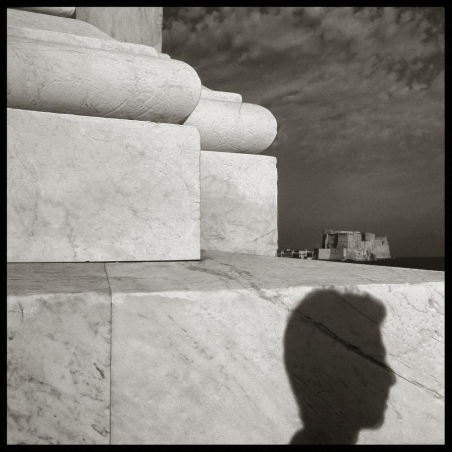 Castel dell'Ovo, dalla colonna spezzata - foto di Augusto De Luca. 45