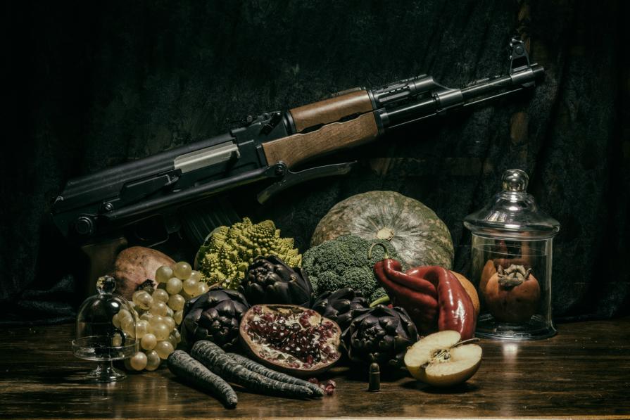 natura morta con inclusioni