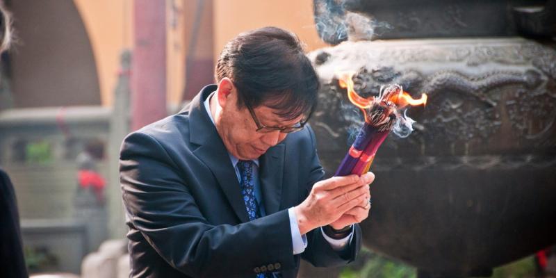 China. Shanghai. Contrasts between old and new 1/2