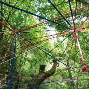 ...vorrei donarvi fiori bianchi, chiamandovi per nome ad uno ad uno...