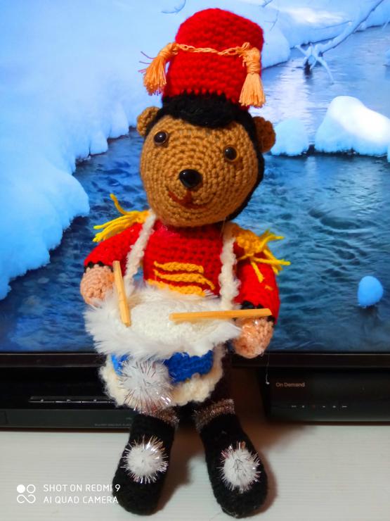 Che la notte di Natale brilli per voi di luce, di grazia e di amore. Buon Natale. Che la notte di Natale brilli per voi di luce, di grazia e di amore. Buon Natale.