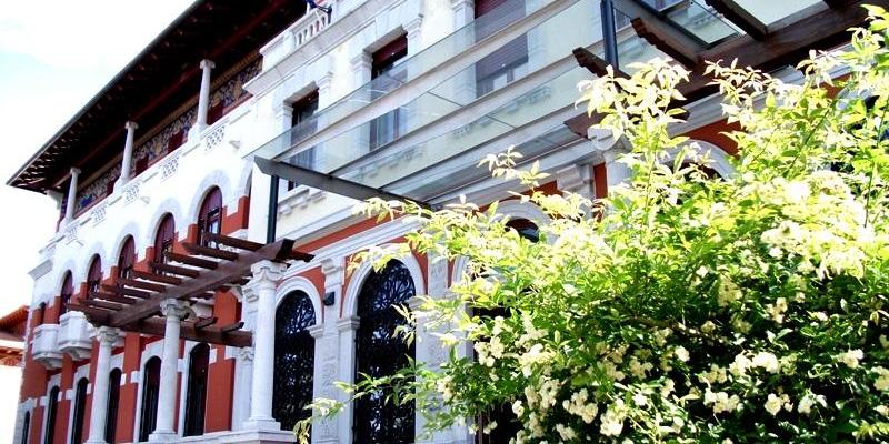 'NOT ONLY BUT ALSO' 'NOT ONLY BUT ALSO'