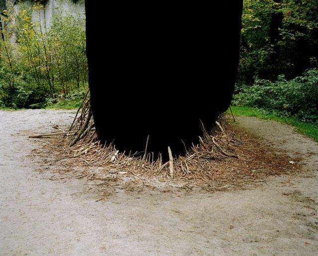 Block aus intrude (into)