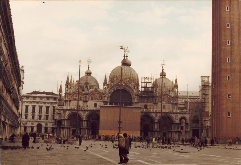 Creative Energy between Abstract art and Figurative Art