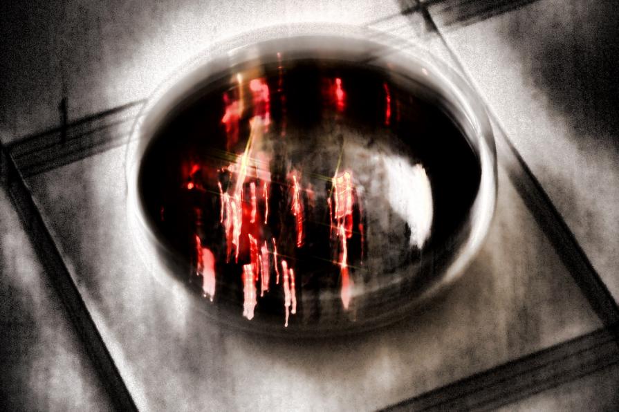 Il rito che scaccia i demoni   ( The ritual that drives out demons ) 