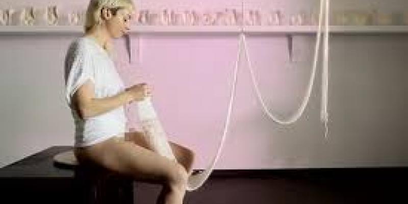 Casey Jenkins- Lavora a maglia con la sua vagina