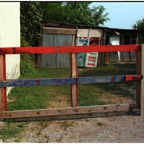 Il cancello di legno