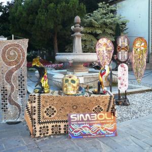 mostra all'aperto tutti i martedi