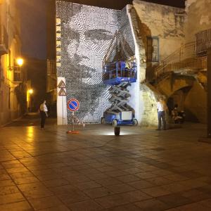 FAMOUS AND YOUNG FAMOUS AND YOUNG