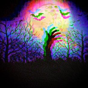 La luna piena ha un solo desiderio: che i morti tornino a camminare !!!