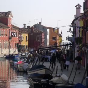 manichini in fila indiana