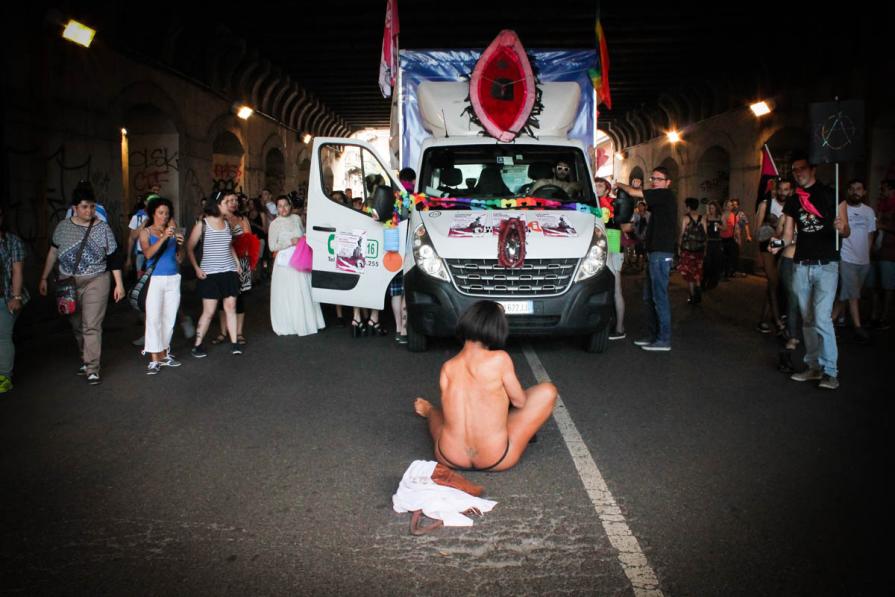 No Expo Pride. Rivendicazione dei diritti LGBT.
