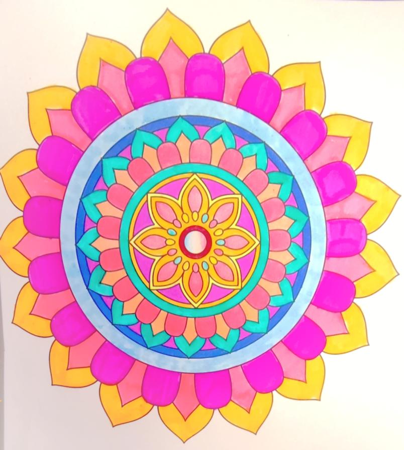 Trova il tuo centro nel vortice della creatività !!! ....