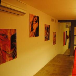 I NOSTRI COMMENSALI MANGIANO TERRA E BEVONO SANGUE