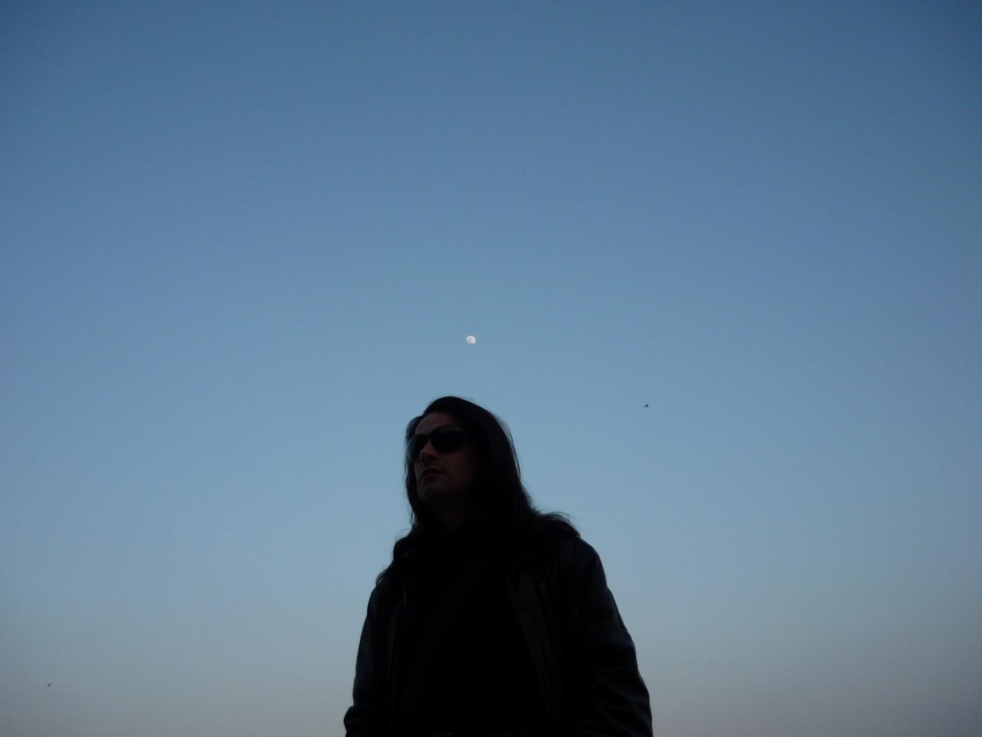 Reading poetry "12 MINUTES IN TOKYO" Reading poetry "12 MINUTES IN TOKYO"