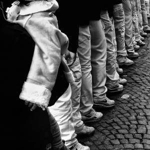 AVERE O ESSERE? AVERE O ESSERE?