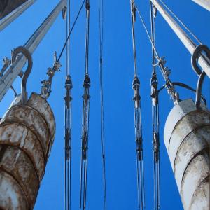 UNDERGROUND UNDERGROUND