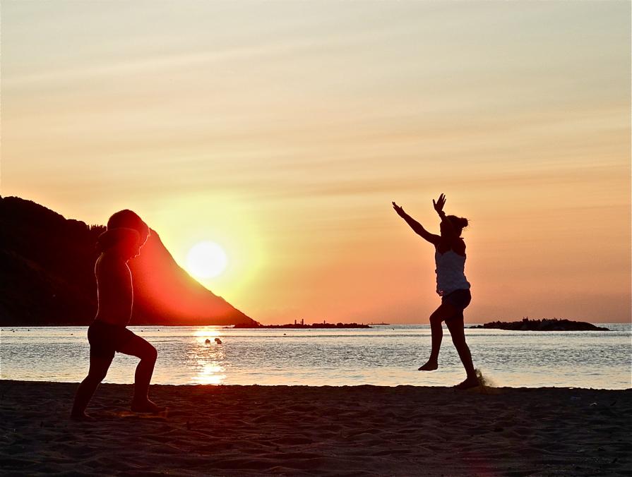 Come una danza davanti al sole
