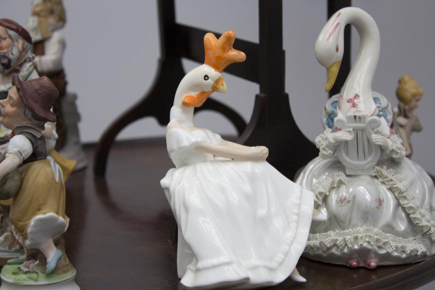 (L-R) Queen Bitch, Prisoner of Love