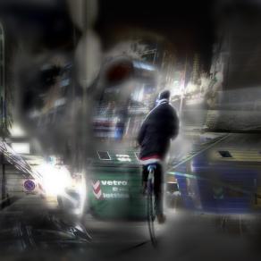 passeggiando in bicicletta,verso il centro.