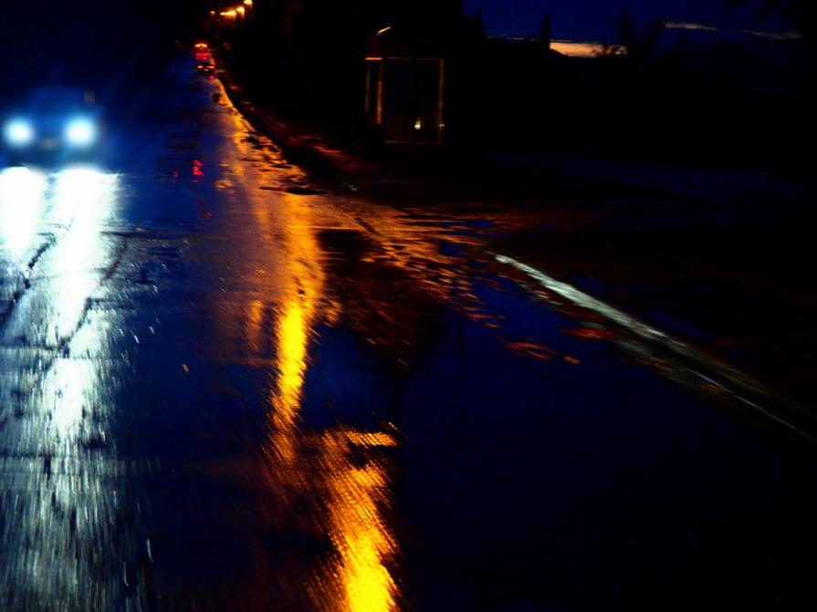 Autumn on the highway 