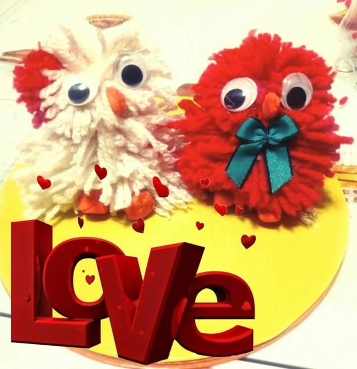 Vi presento Giallino e Giallina I pulcini più dolci.che ci sono . fatti tutto da me con il pom pon !!!!:)))