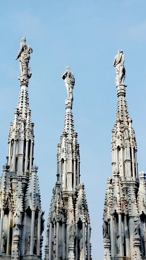  minaccio di vivere ed è questo che atterrisce i miei demoni