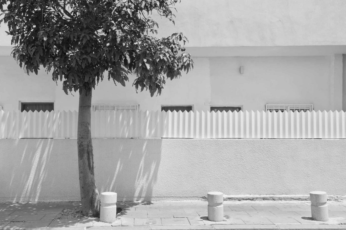 Orith Youdovich. How Should I Live. Visual Dialogues with Michelangelo Antonioni's Cinematographic Art Orith Youdovich. How Should I Live. Visual Dialogues with Michelangelo Antonioni's Cinematographic Art