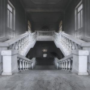 È meglio capitare tra i corvi che tra gli adulatori: gli uni divorano i cadaveri, gli altri i vivi. È meglio capitare tra i corvi che tra gli adulatori: gli uni divorano i cadaveri, gli altri i vivi.