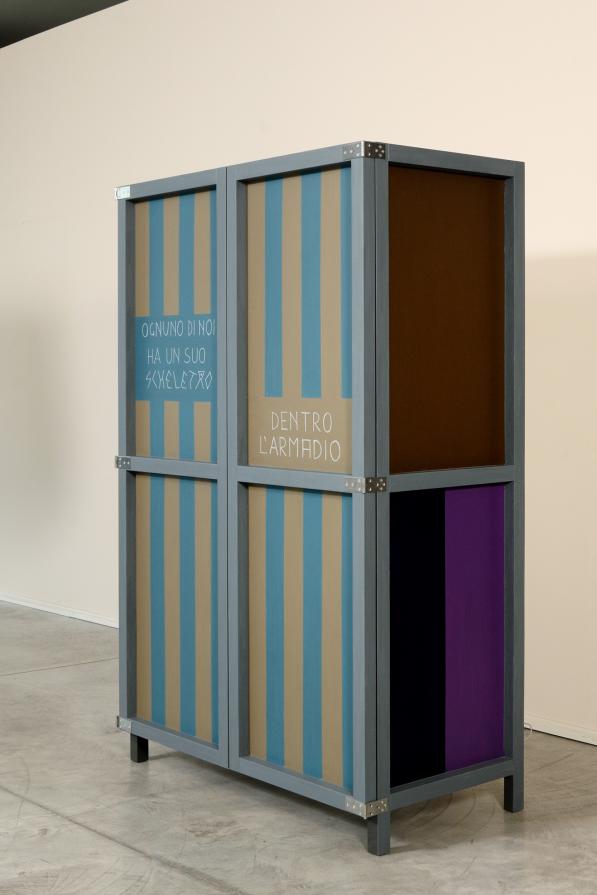 Ognuno di noi ha un suo scheletro dentro l'armadio Ognuno di noi ha un suo scheletro dentro l'armadio