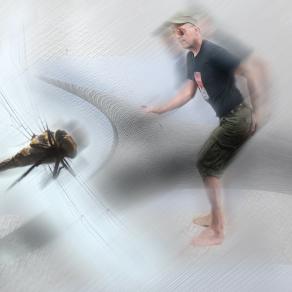 Cavalco in compagnia di una libellula,,,