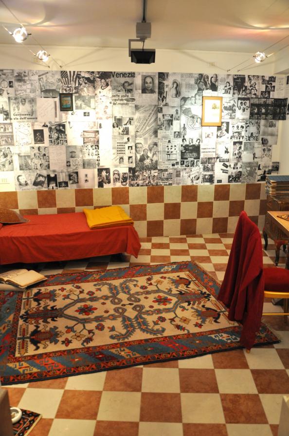 Posso essere racchiuso in uno spazio di noce e considerarmi un re dello spazio infinito Posso essere racchiuso in uno spazio di noce e considerarmi un re dello spazio infinito