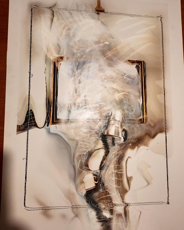 In un attimo in un soffio di vento. Tutto è uscito dalla cornice.