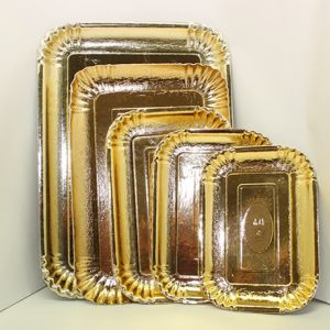 ogni 5 minuti vengono gettati centinaia di vassoi plastificati , quando basterebbe un tovagliolo o un piattino , pensaci !!