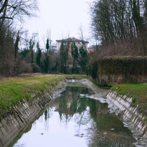 Riflesso del cammino verso casa