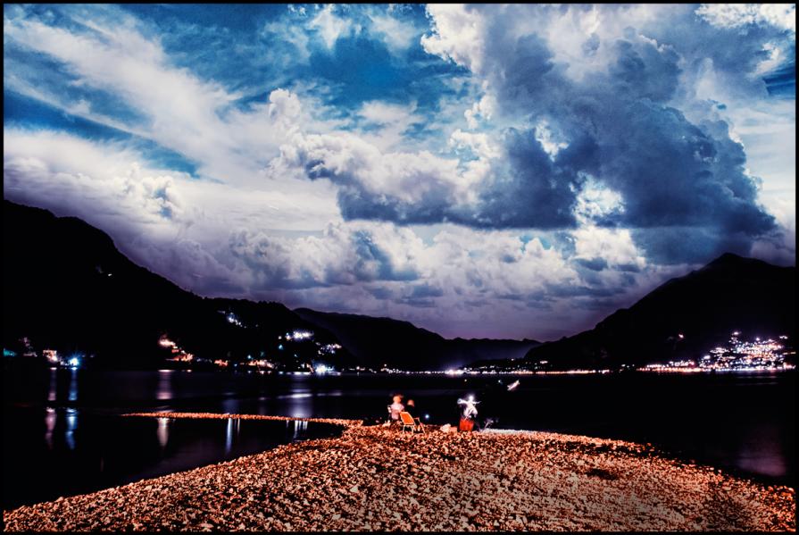 Crepuscolo Delle Ombre e Delle Luci:Contemplazioni Del Tramonto All'Alba