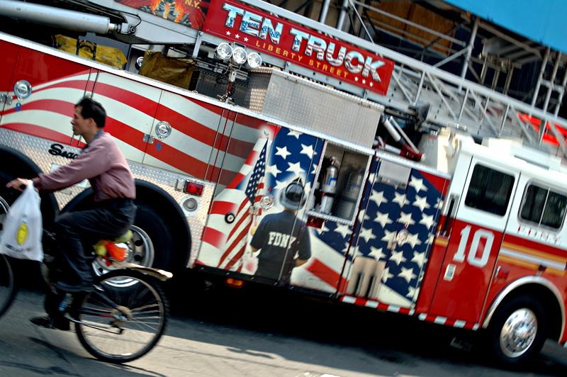 Americana Breakfast table set (New York 1990-2005) Americana Breakfast table set (New York 1990-2005)