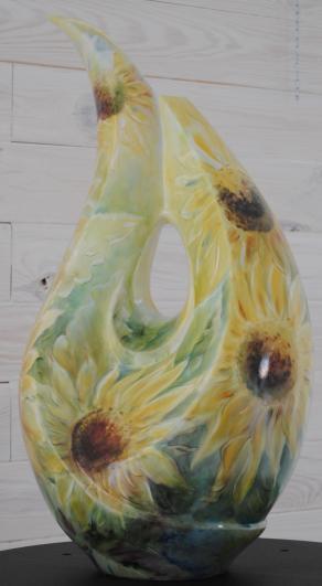 girasoli dipinti su vaso di porcellana