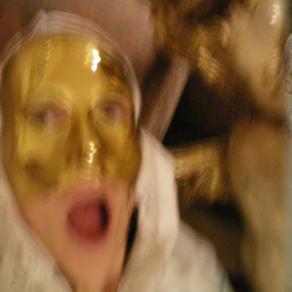   MA-donna   between sacred profane and human 