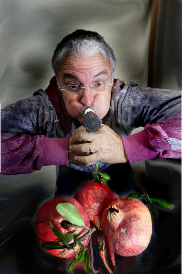 l'operatore maurino rianima una natura morta.