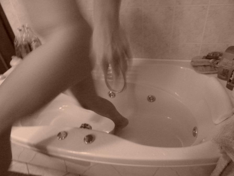 THE BATHROOM, 27-12-2012