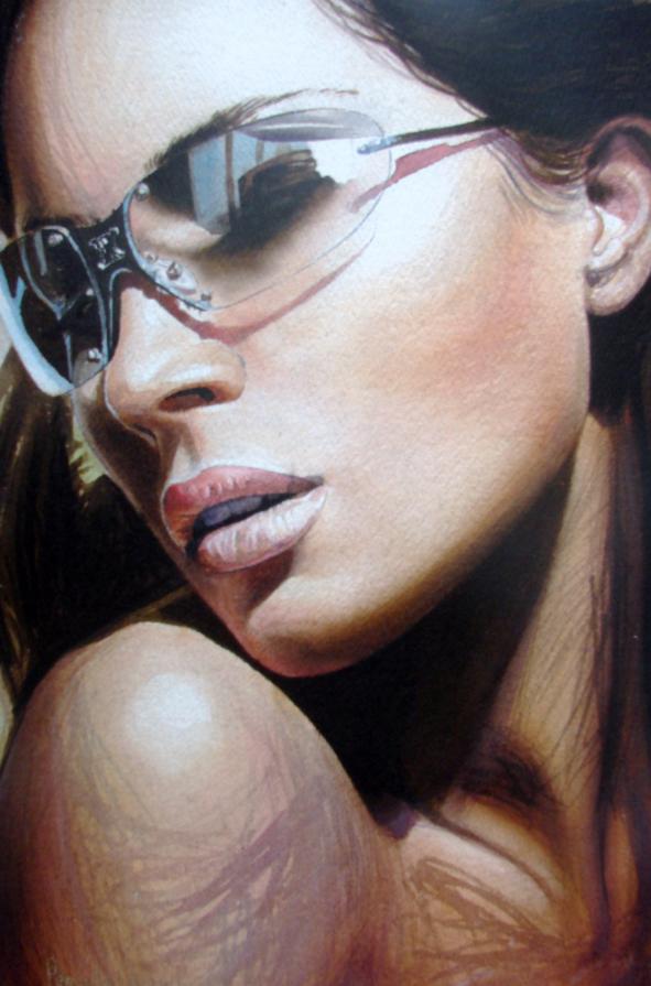 ragazza degli occhialli