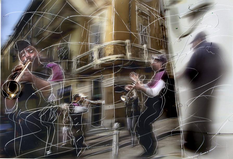 musicisti ambulanti al angolo della Pilotta.