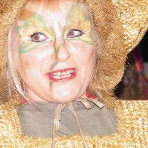 "Patriarchal family in the limelight" "Patriarchal family in the limelight"