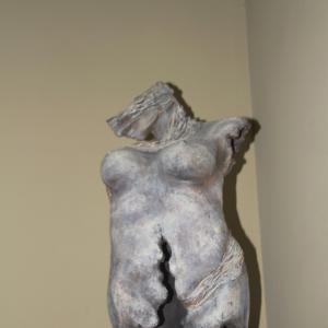 TRA REALISMO E IPERREALISMO al CLUB LA MERIDIANA DI MODENA TRA REALISMO E IPERREALISMO al CLUB LA MERIDIANA DI MODENA